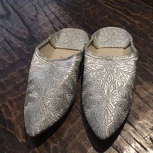 NWOT Beautiful Asian Inspired slip on silver shoes